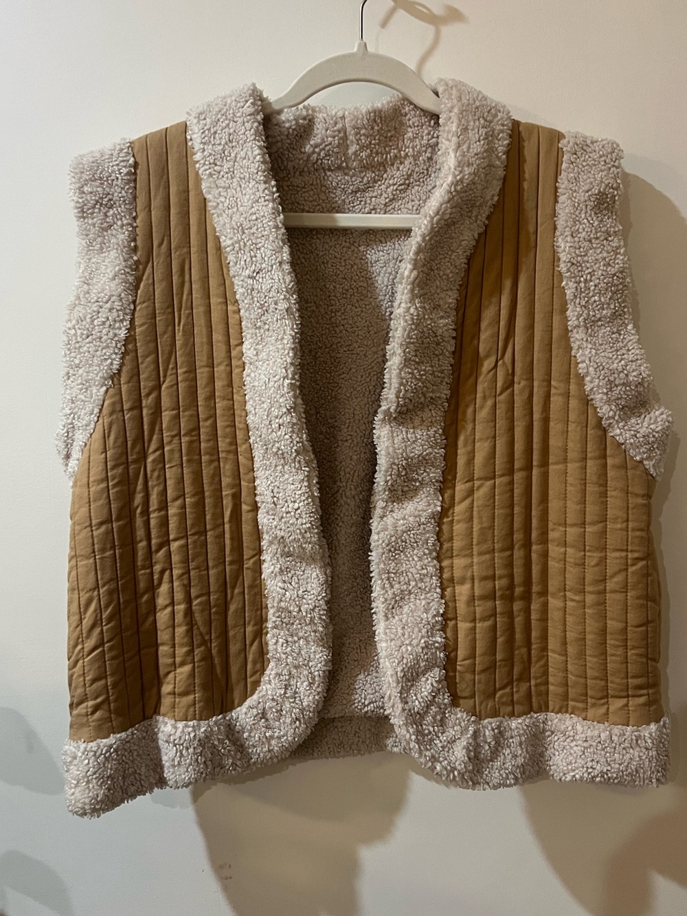 Spell Quilted Sherpa-Trim Vest in Tan & Cream - Picture 2 of 4